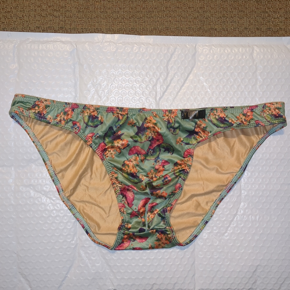 Yutata Green Multicolor Floral Printed Polyester Bikini Briefs Size Large NIP